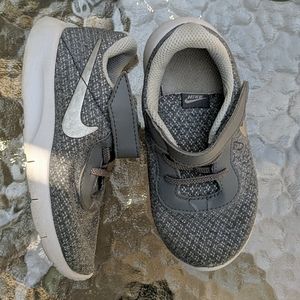 Nike girl shoes